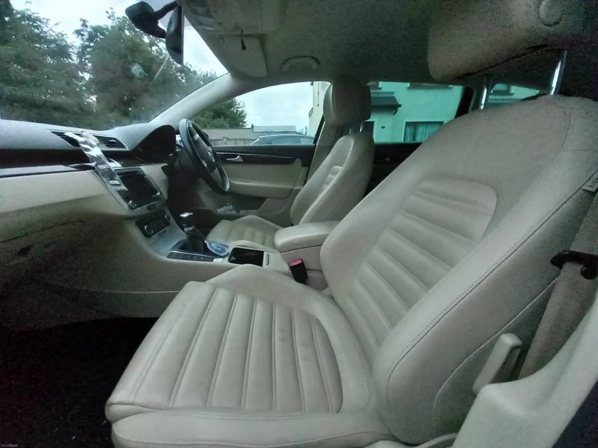 Volkswagen Passat - Image 4