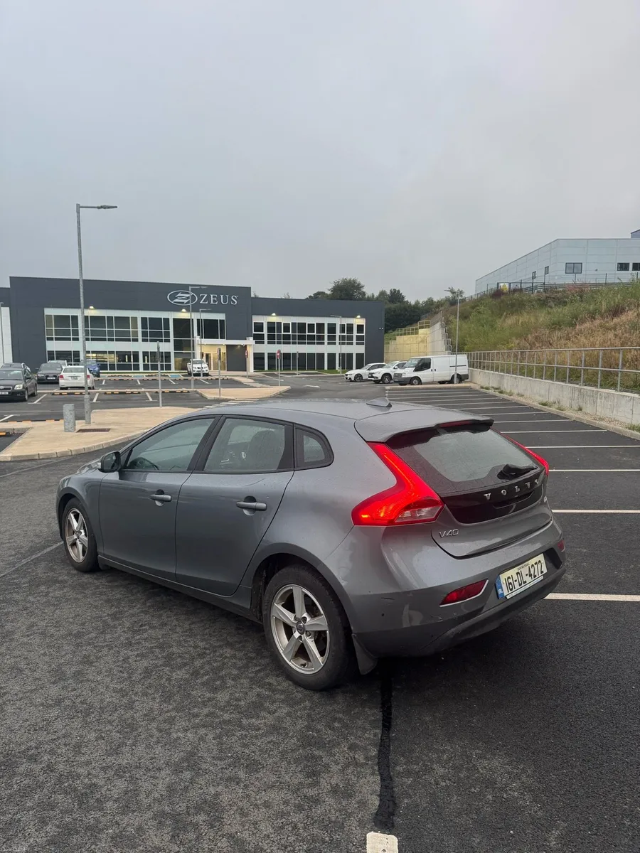 Volvo V40 - Image 3