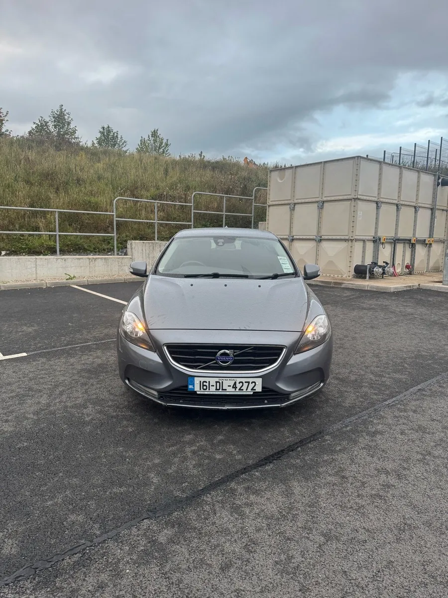 Volvo V40 - Image 6