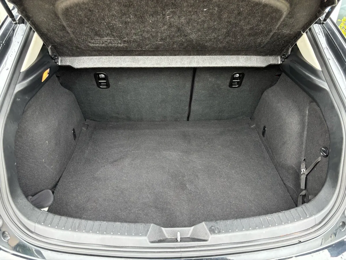Mazda 3 - Image 5
