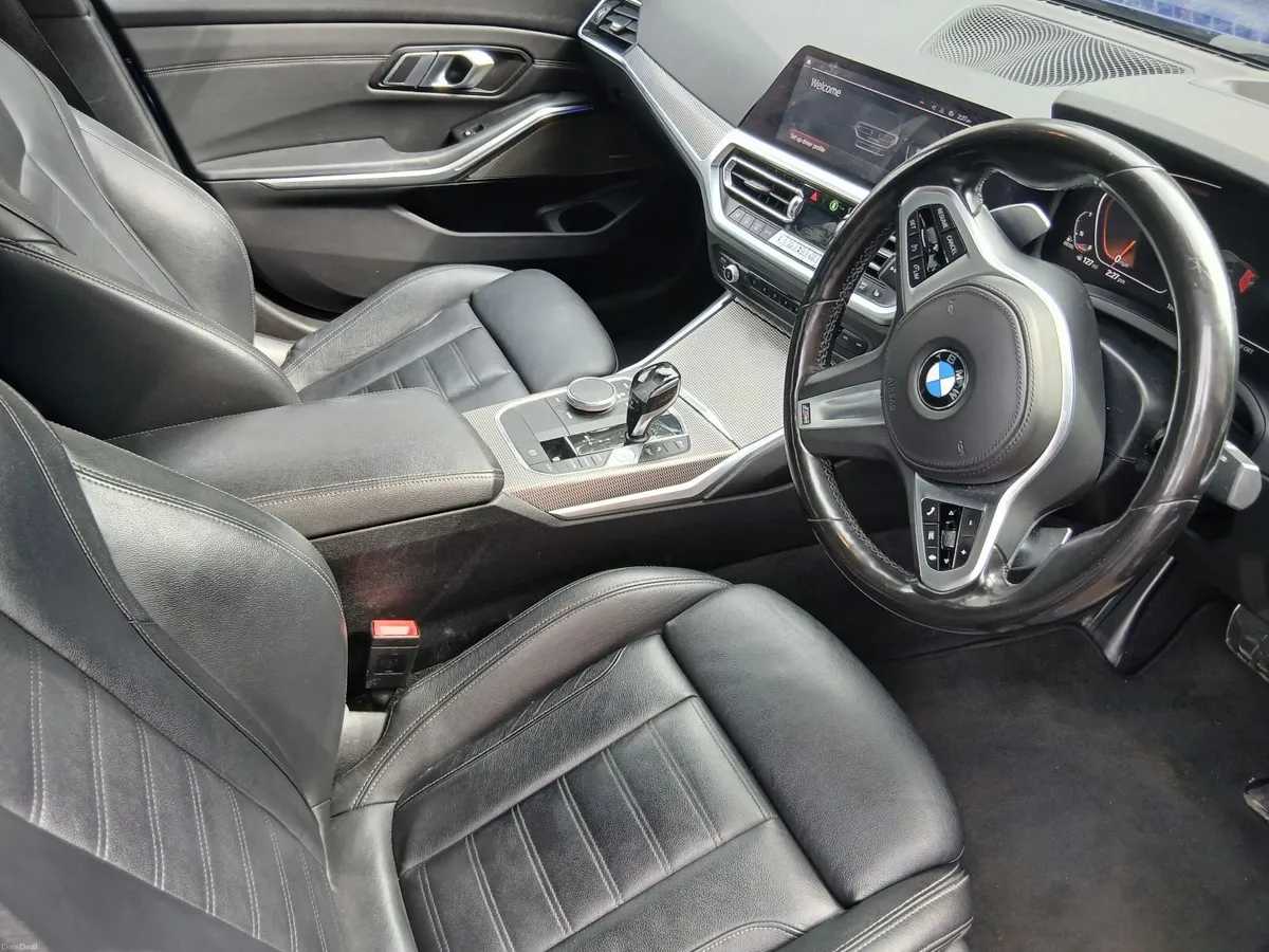 BMW 3-Series 2019 - Image 3