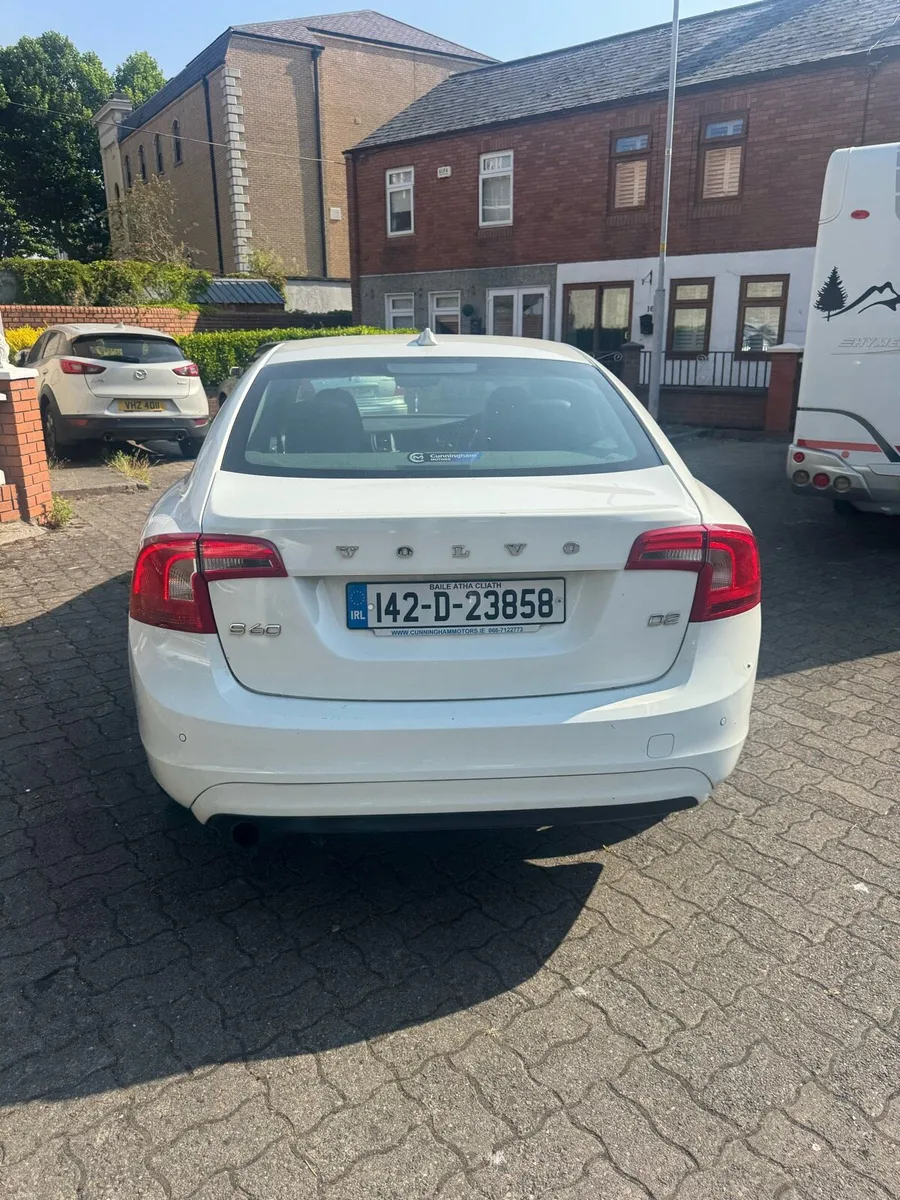 142 Volvo S60 Diesel Automatic - Image 3