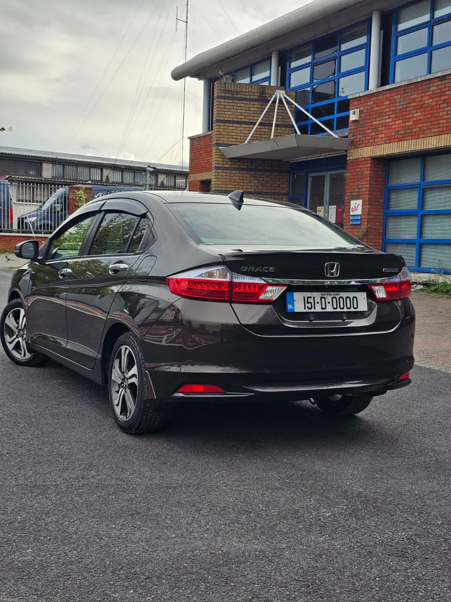 Honda Grace Automatic 2015 Hybrid - Image 5