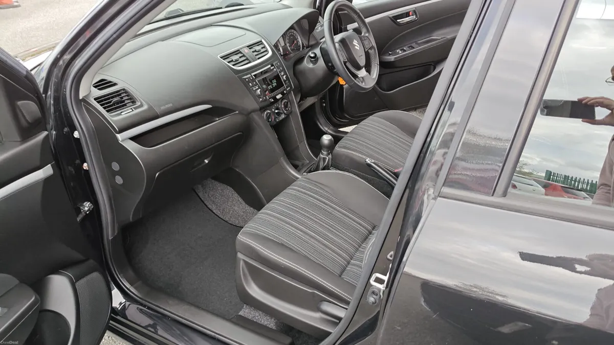 151 Suzuki Swift Special Edition 1.2 pet. Nct 7/27 - Image 2