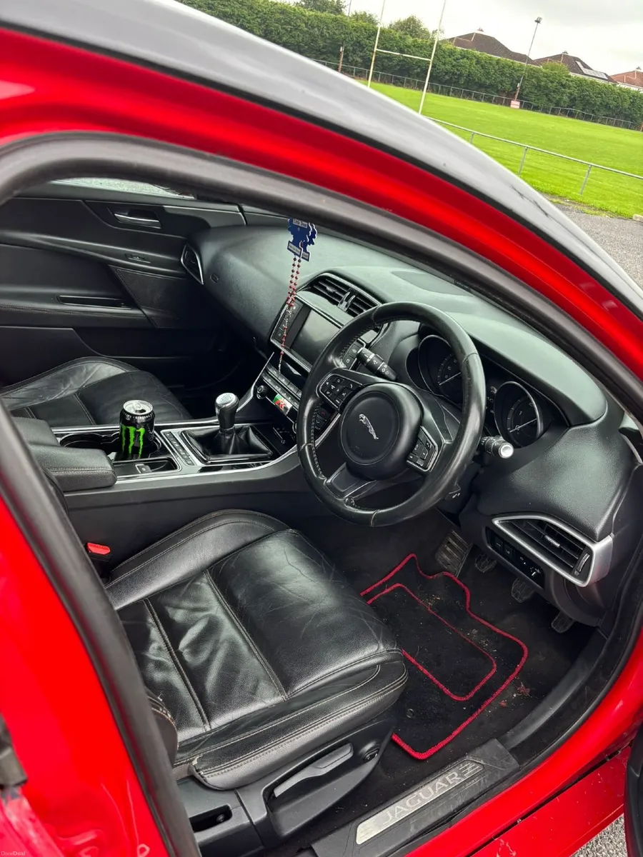 Jaguar XE 2016 - Image 2