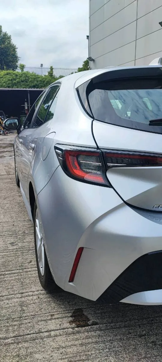 2022 Toyota Corolla 1.8 Hybrid Luna – ONLY 18,000 - Image 5