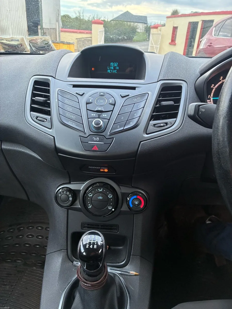 Ford Fiesta - Image 6