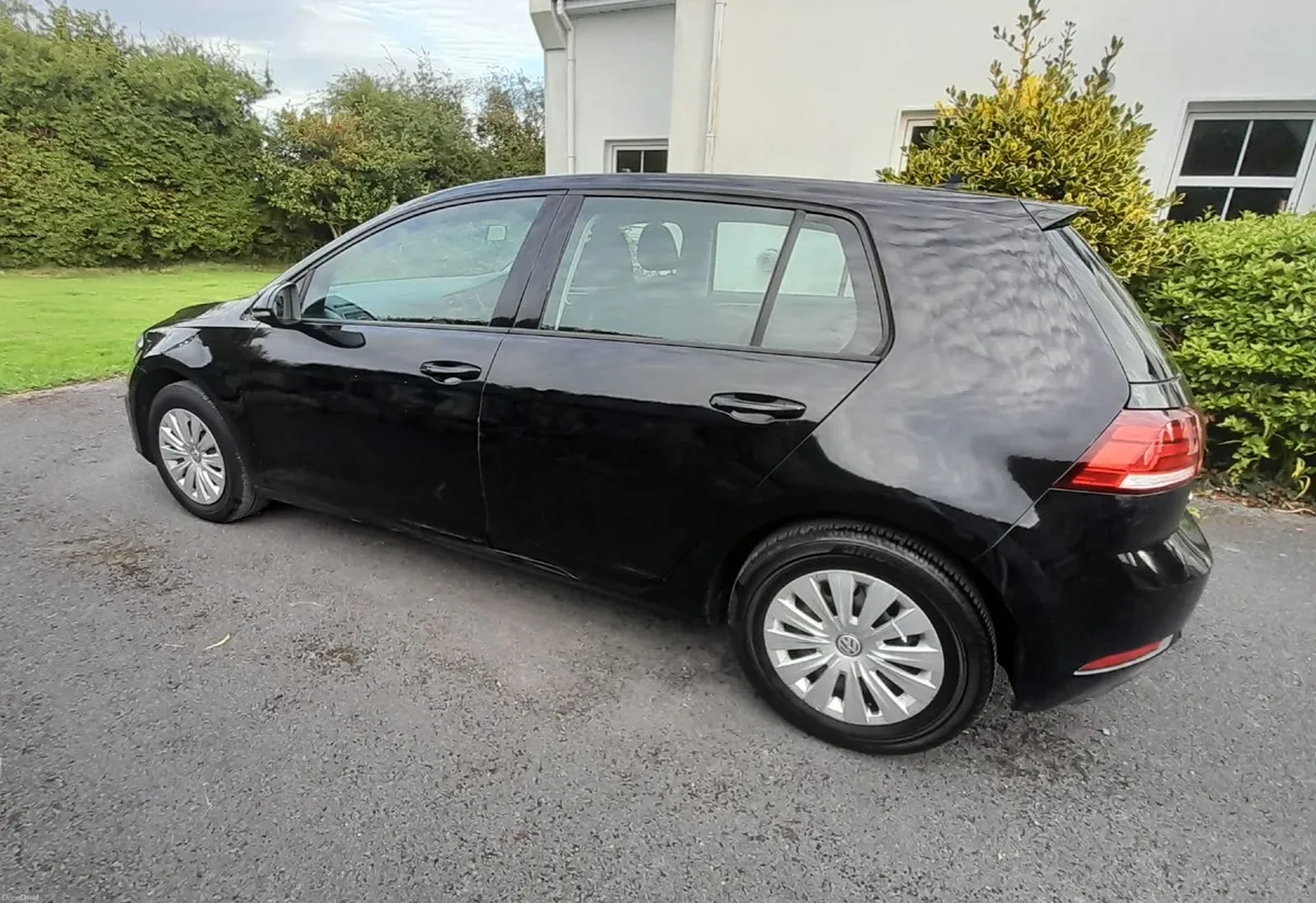 Volkswagen Golf 2017 Petrol - Image 5