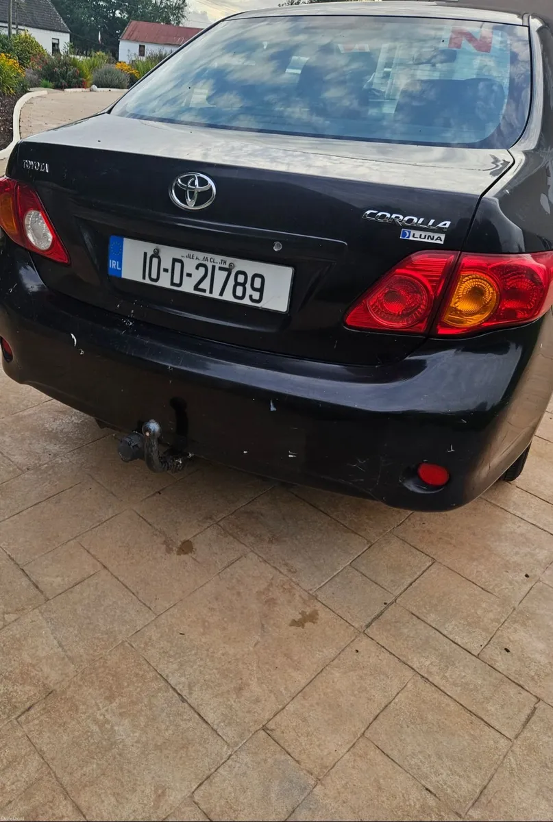 Toyota Corolla 2010 - Image 2