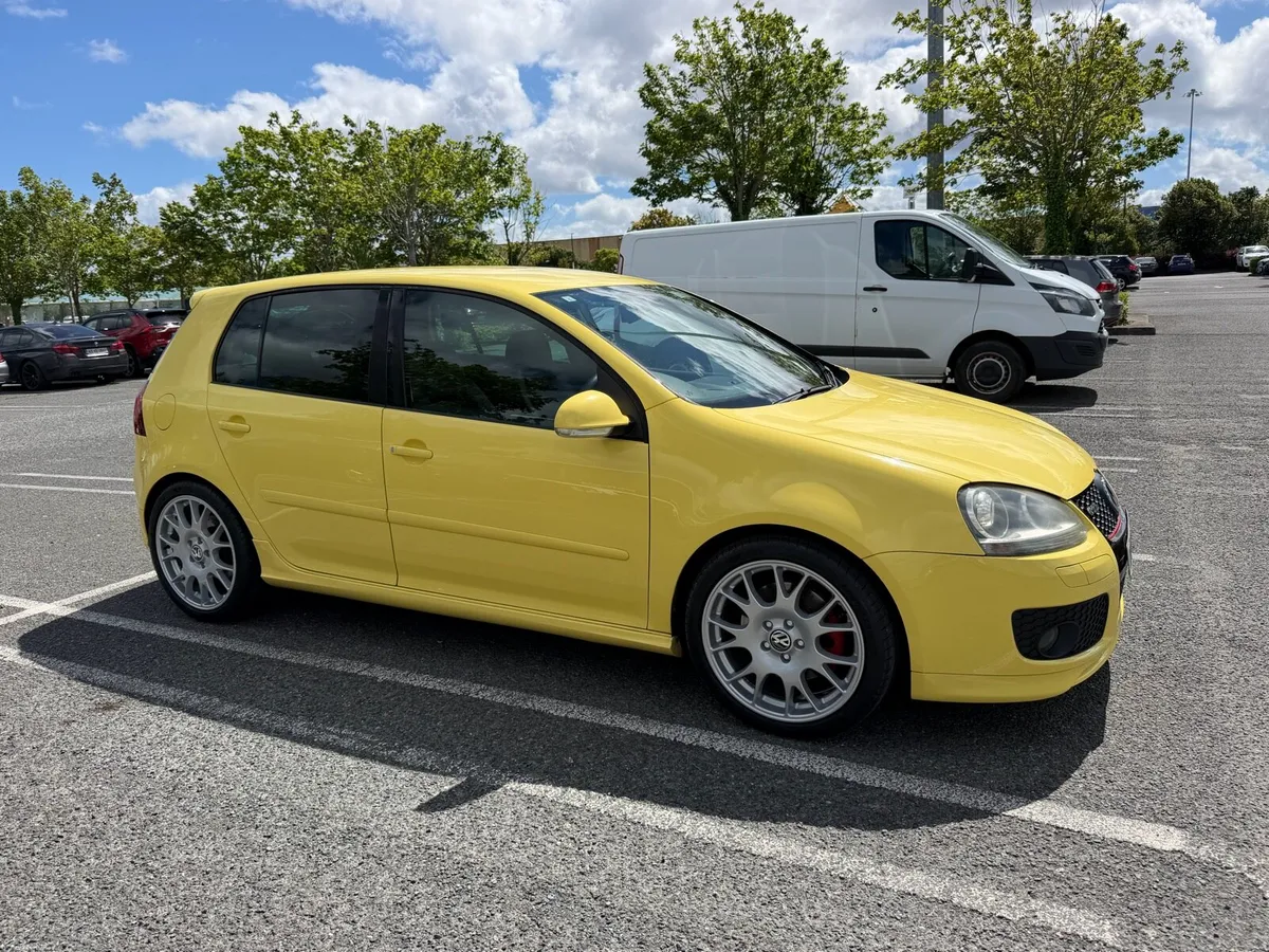 Volkswagen Golf GTI Pirelli Edition - Image 3