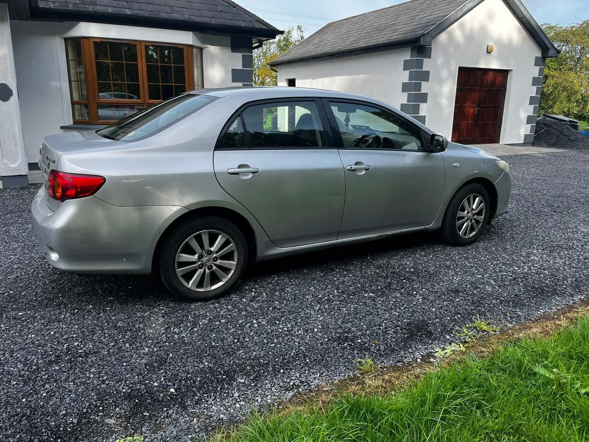 Toyota Corolla - Image 2