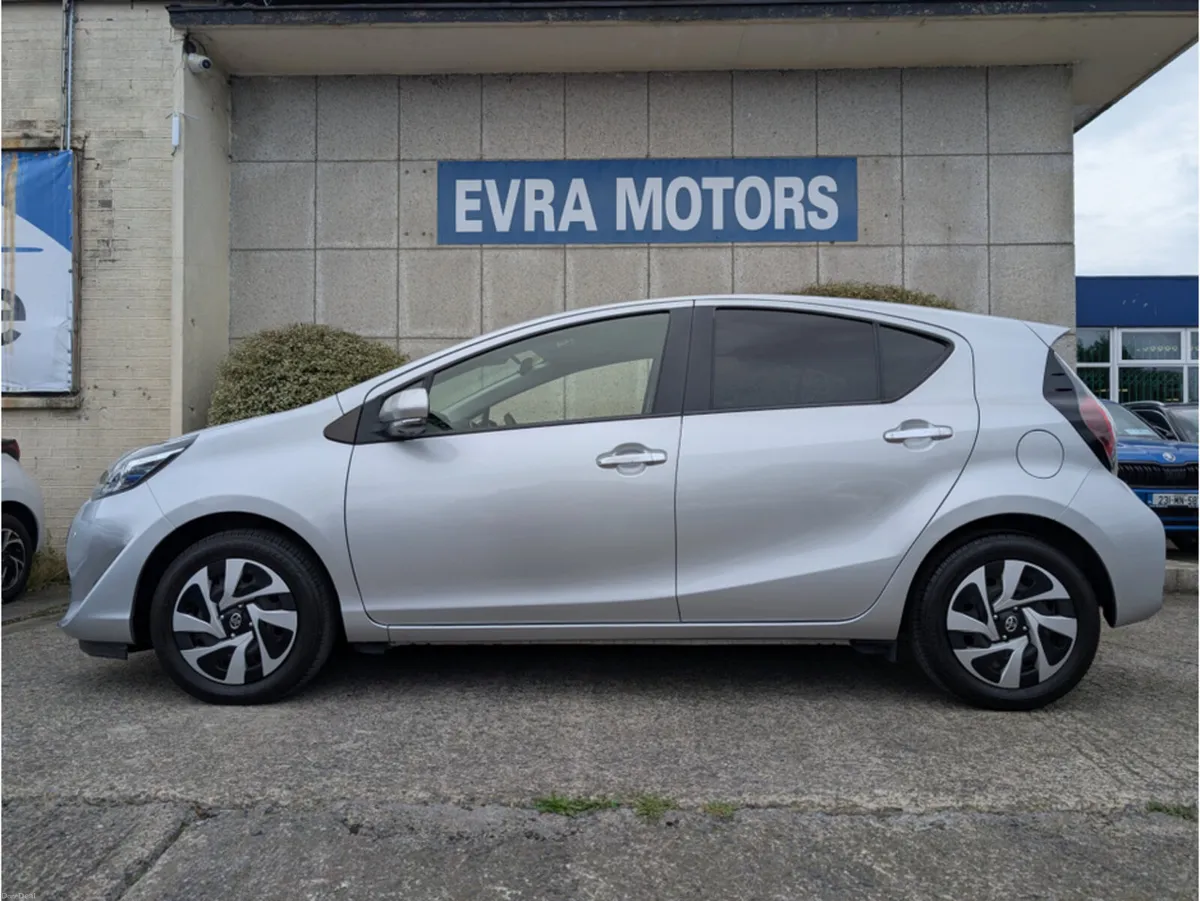 Toyota Aqua S STYLE AUTOMATIC HYBRID 1.5 PETROL // - Image 4