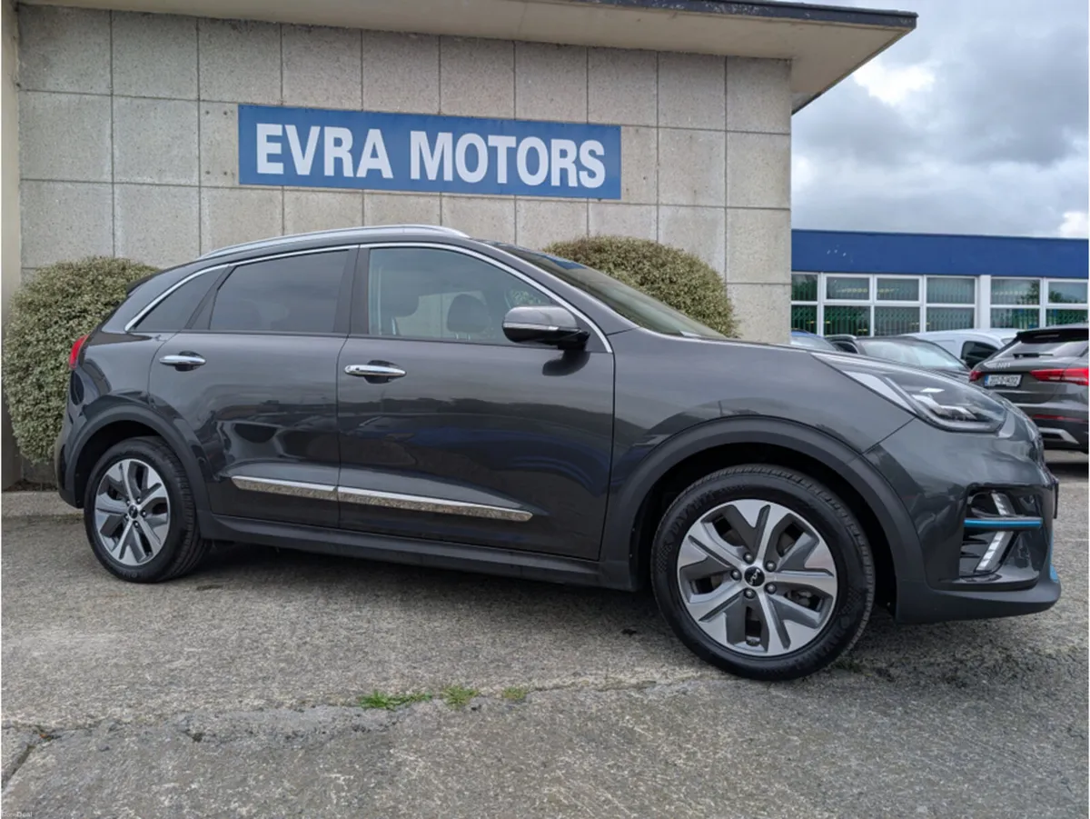 Kia Niro E-NIRO ELECTRIC //REVERSE CAMERA//SAT NAV - Image 3