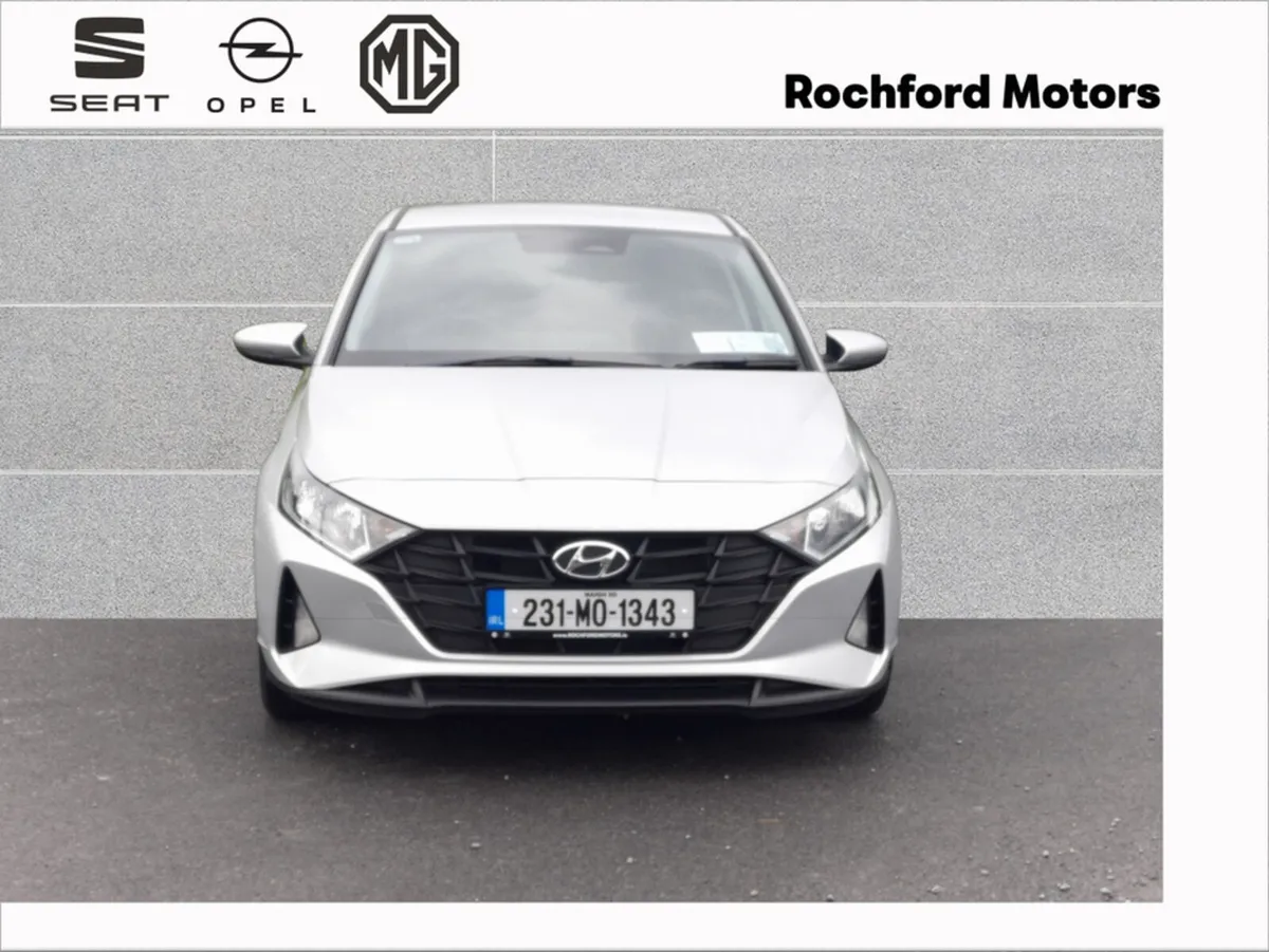 Hyundai i20 Deluxe Plus - Image 2