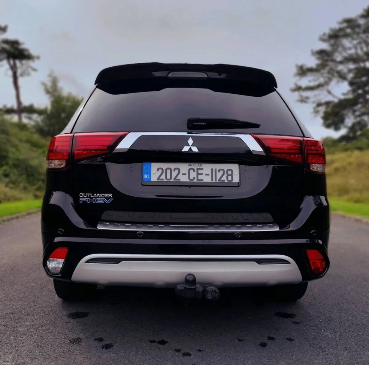 Mitsubishi Outlander 2.4 PHEV *TOP SPEC* - Image 4