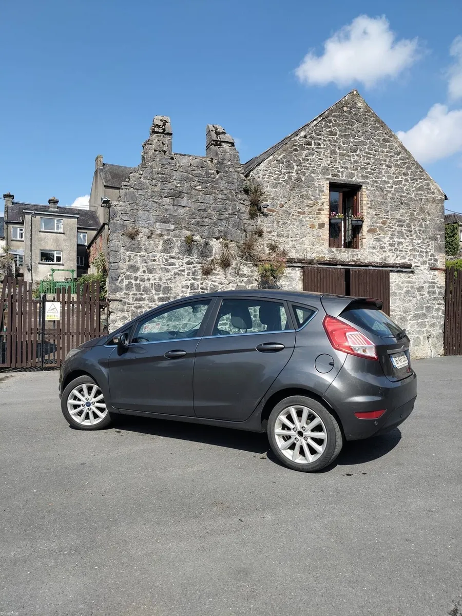 Ford fiesta - Image 2