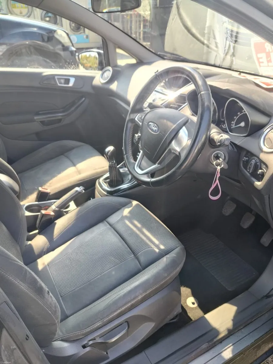 Ford fiesta - Image 4