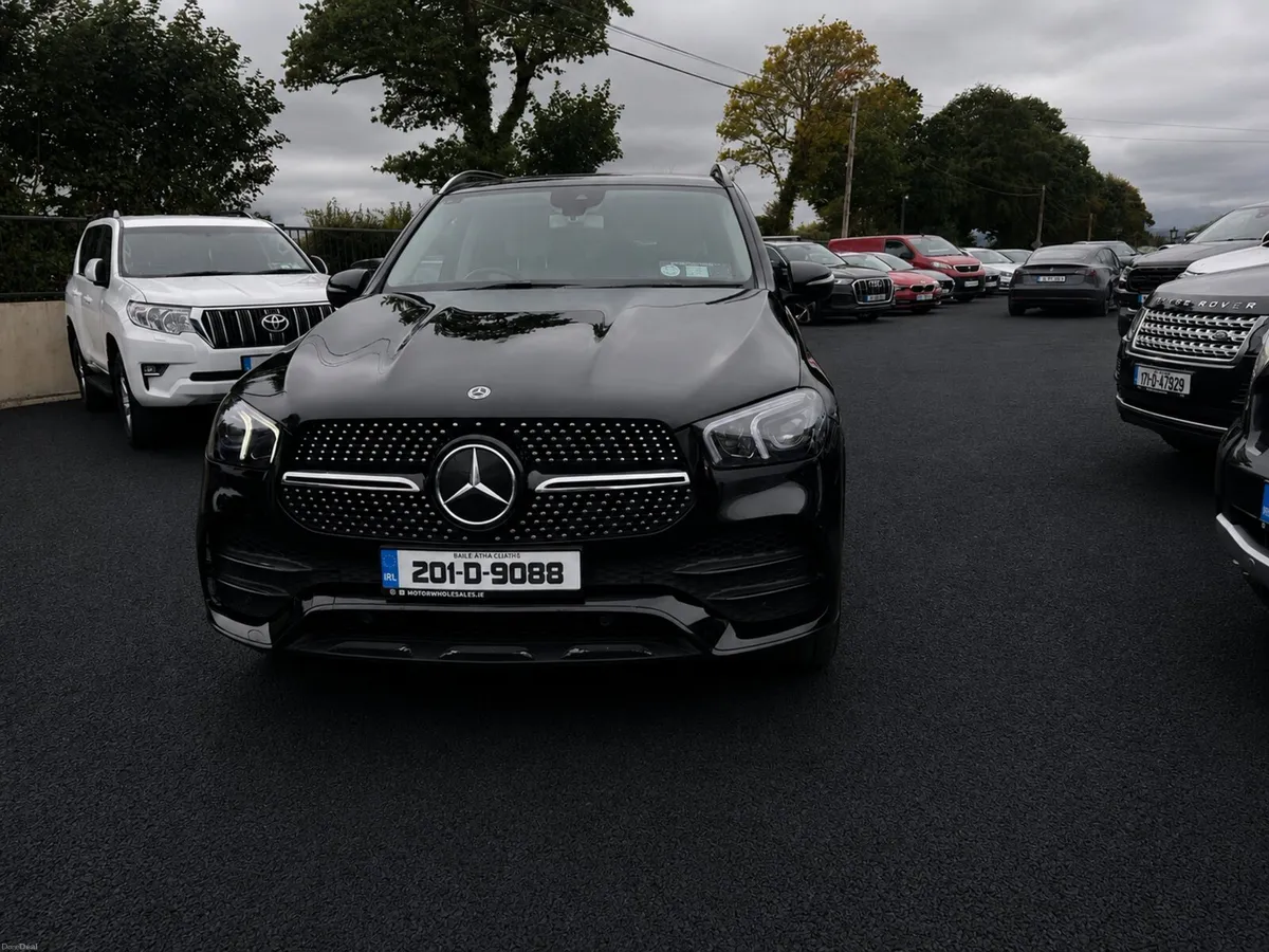 Mercedes GLE 300 7 SEATER AMG NIGHT PACK - Image 2