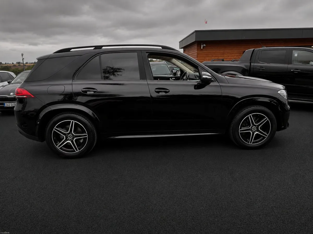 Mercedes GLE 300 7 SEATER AMG NIGHT PACK - Image 6