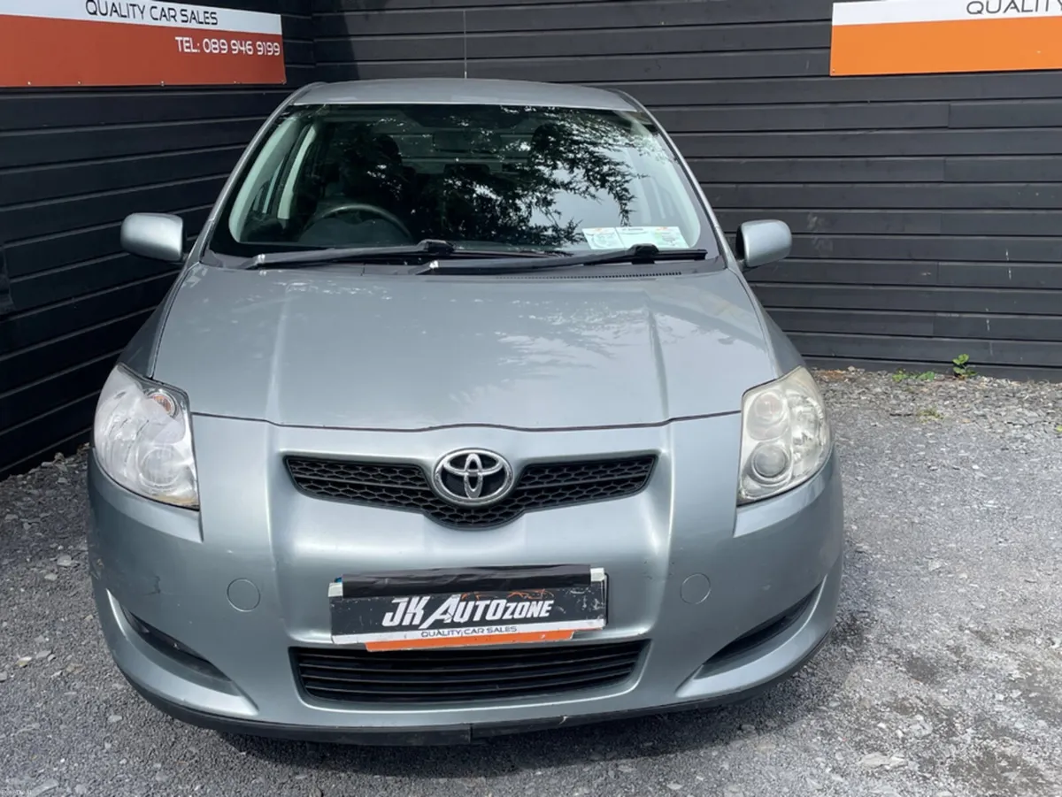 Toyota Auris RC 1.4 D-4D TERRA 5DR - Image 2