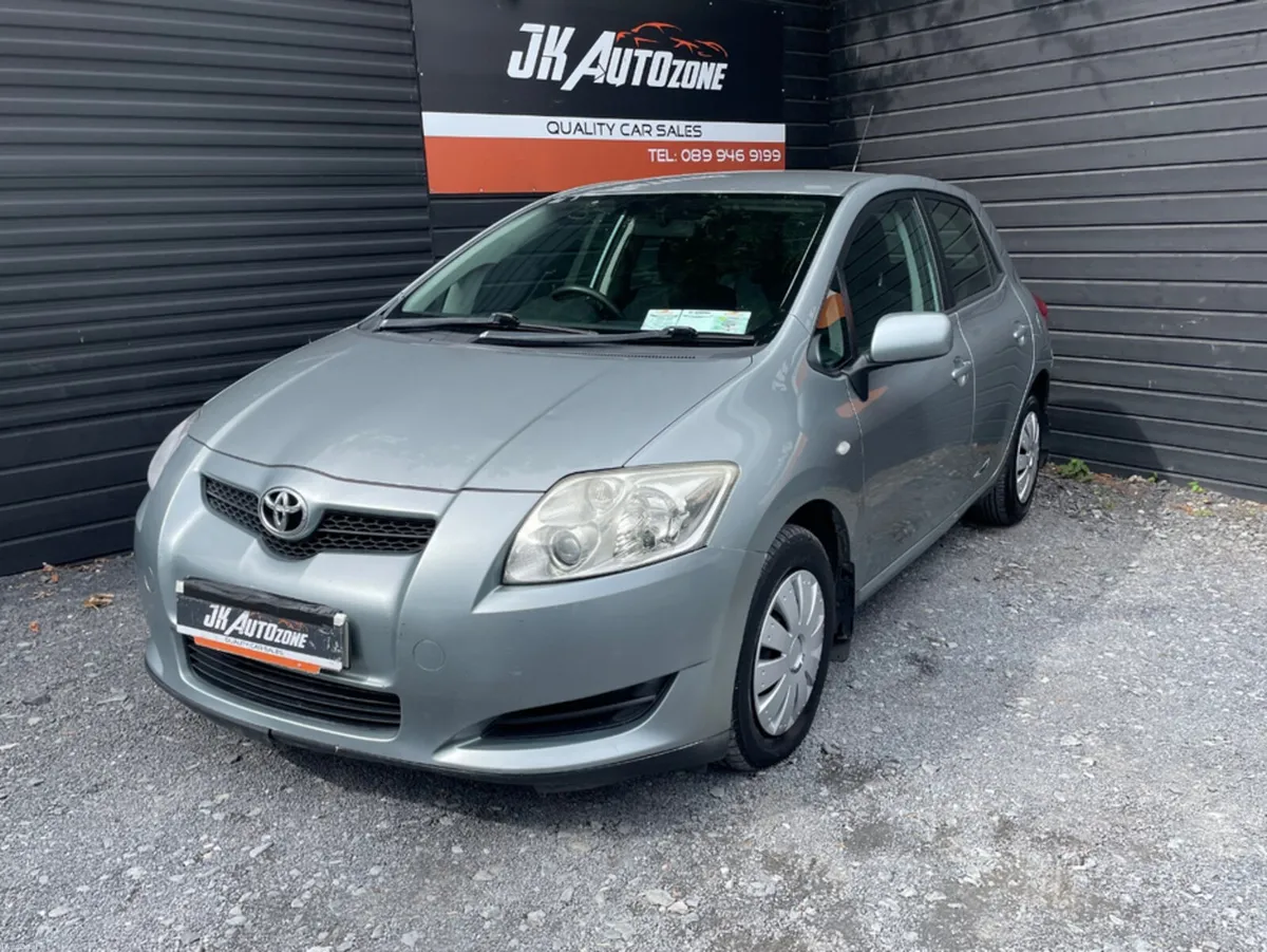 Toyota Auris RC 1.4 D-4D TERRA 5DR - Image 3