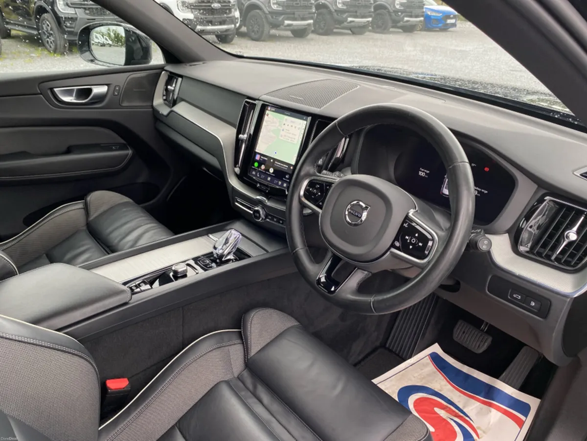 Volvo XC60 T6 PHEV PLUS AWD 350 BHP - Image 6