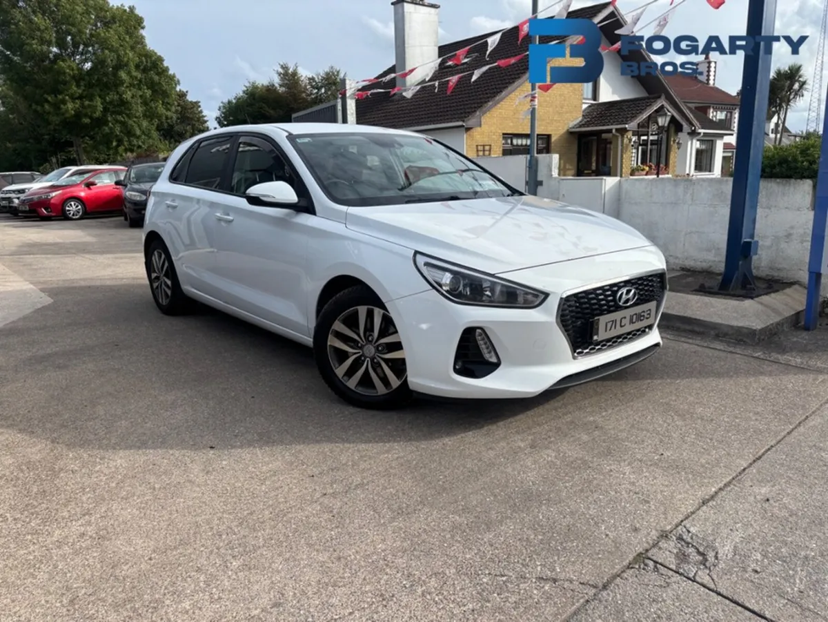 Hyundai i30 2017, I 30 DELUXE 5DR - Image 2