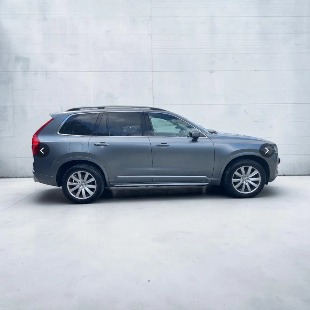 Volvo XC90 2.0 D5 225PS AWD MOMENTUM GEARTRONIC - Image 3
