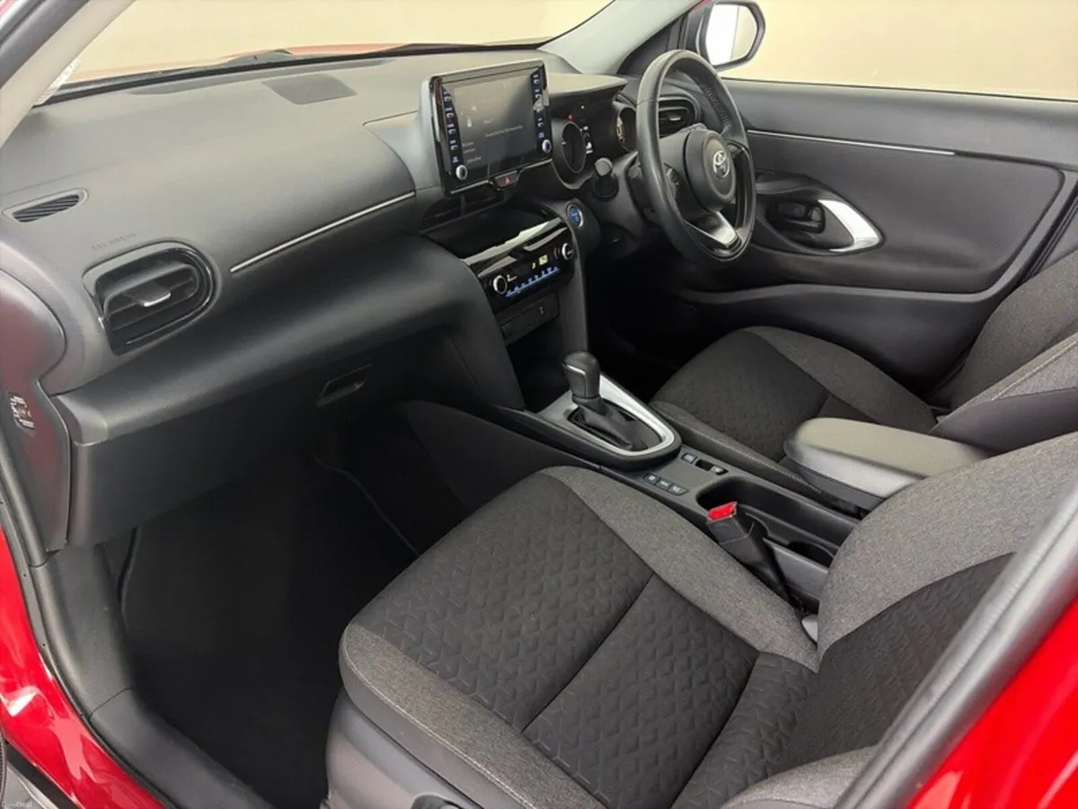 Toyota Yaris Cross LUNA HYBRID - Image 6