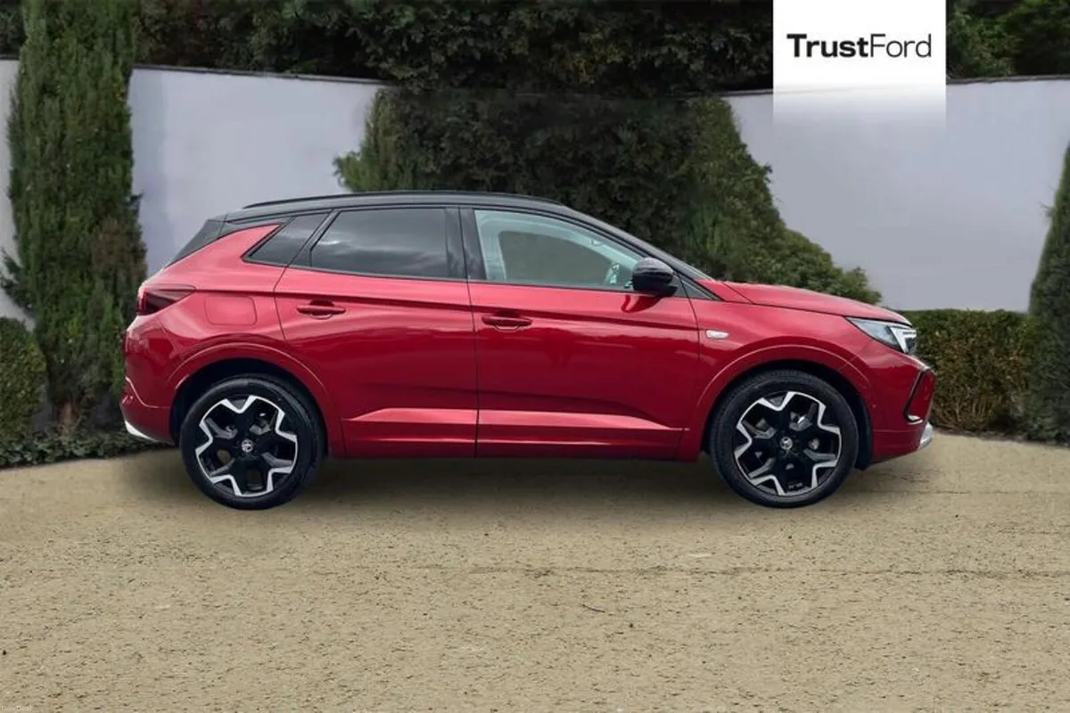 Vauxhall Grandland 1.2 Turbo Ultimate SUV 5dr Petr - Image 3