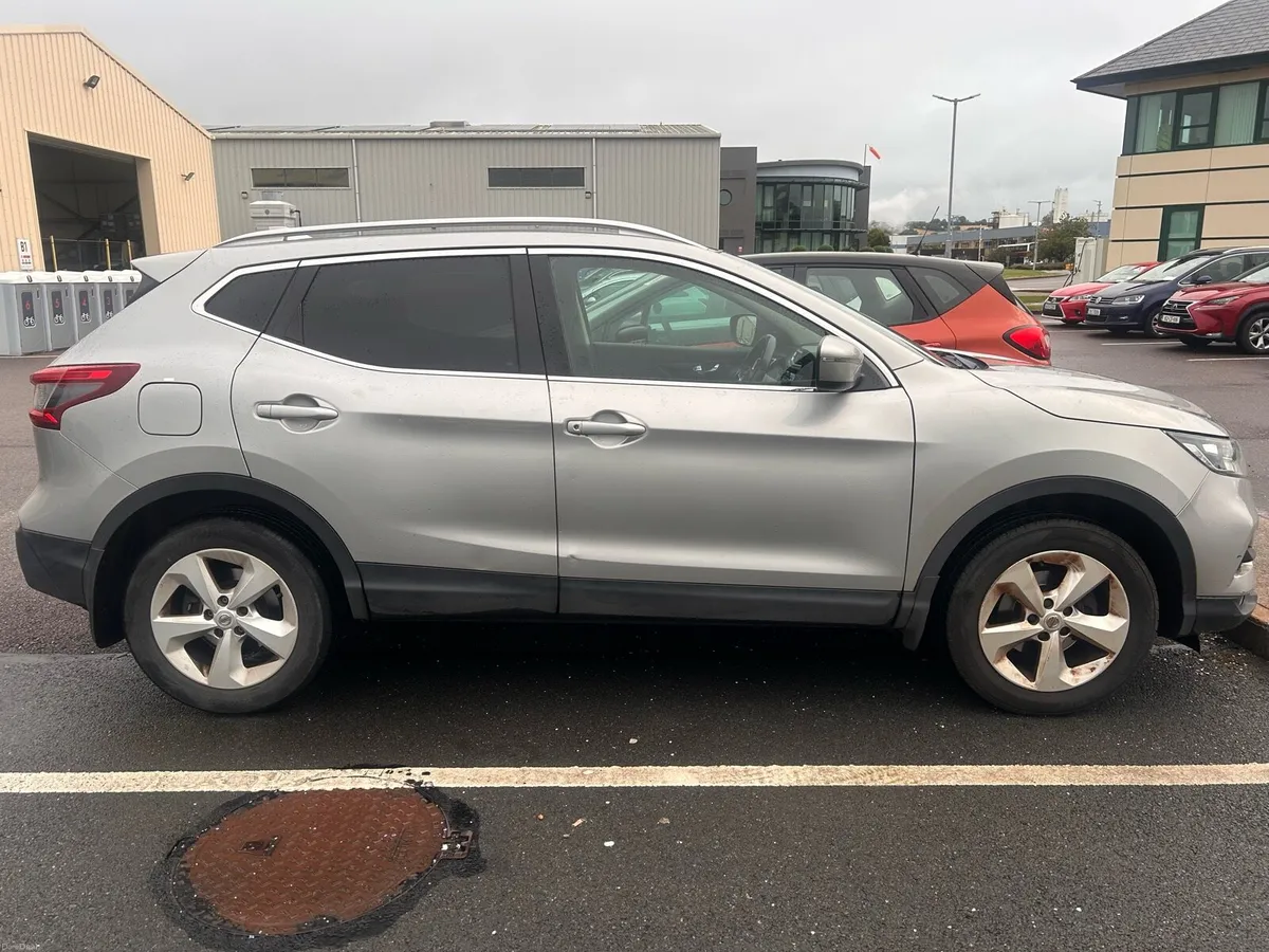 Nissan qashqai sv 1.2 pet - Image 3