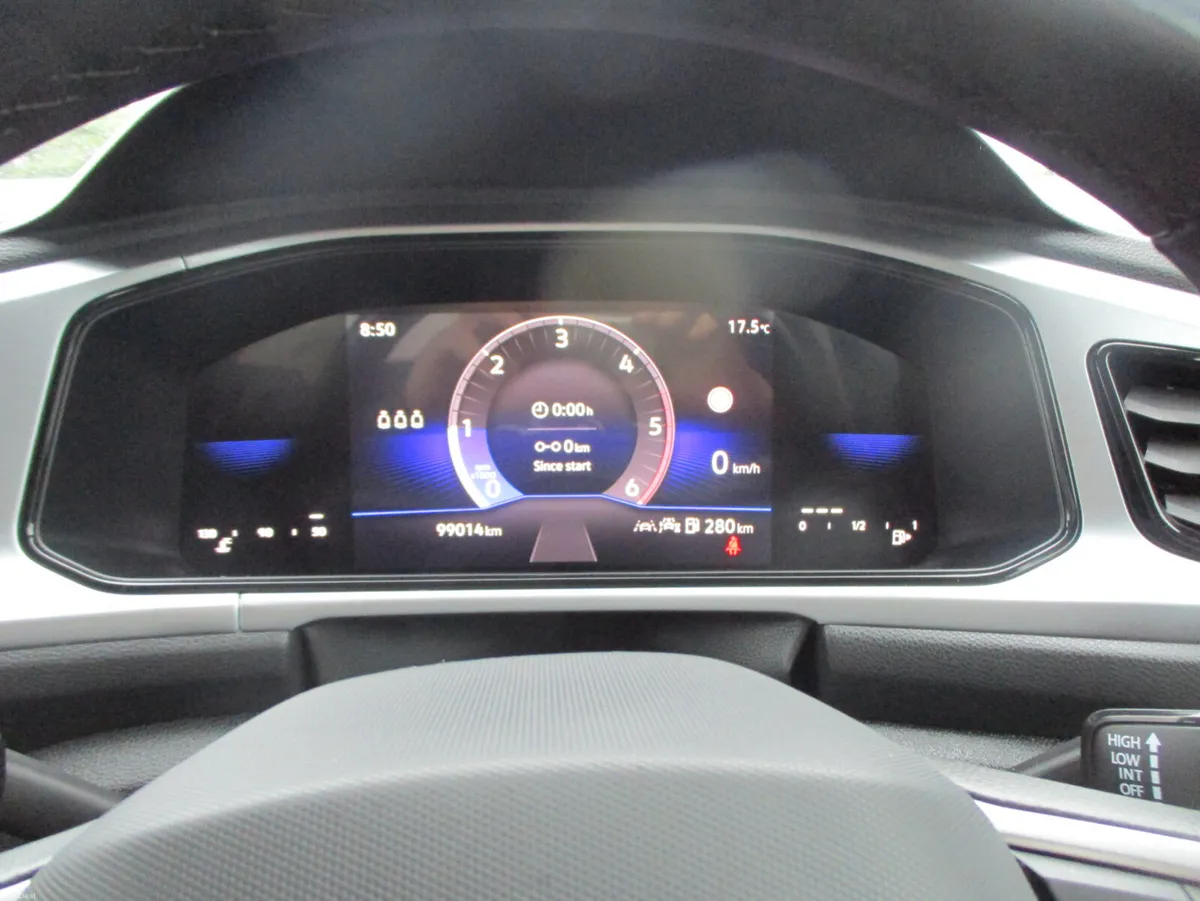 Volkswagen T-Roc 20242.0TDI 115BHP EDITION - Image 3