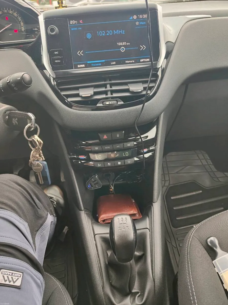 LHD Peugeot 208 - Image 5