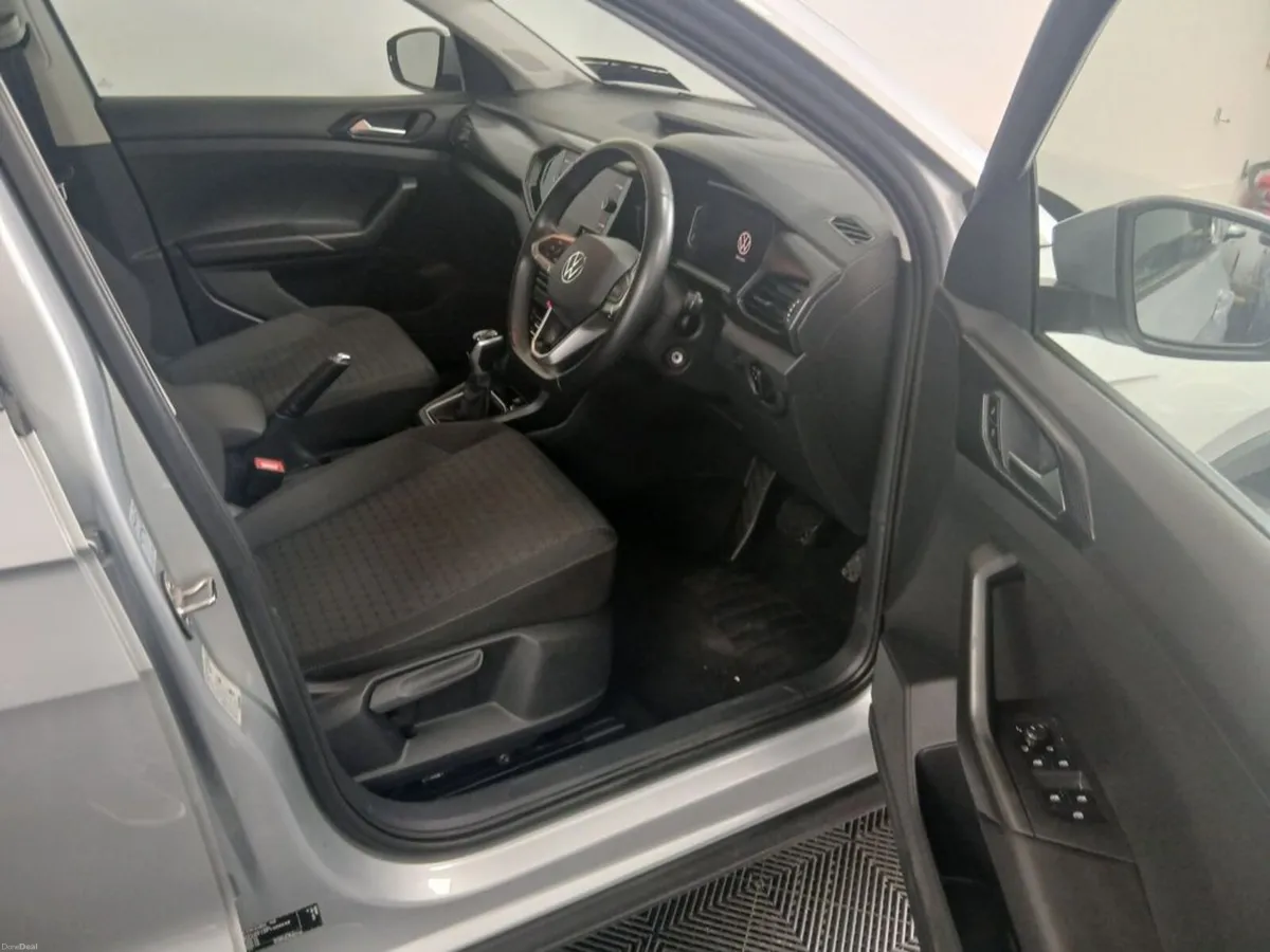 Volkswagen T-Cross Life 1.0 TSI D7F 110HP - Image 6