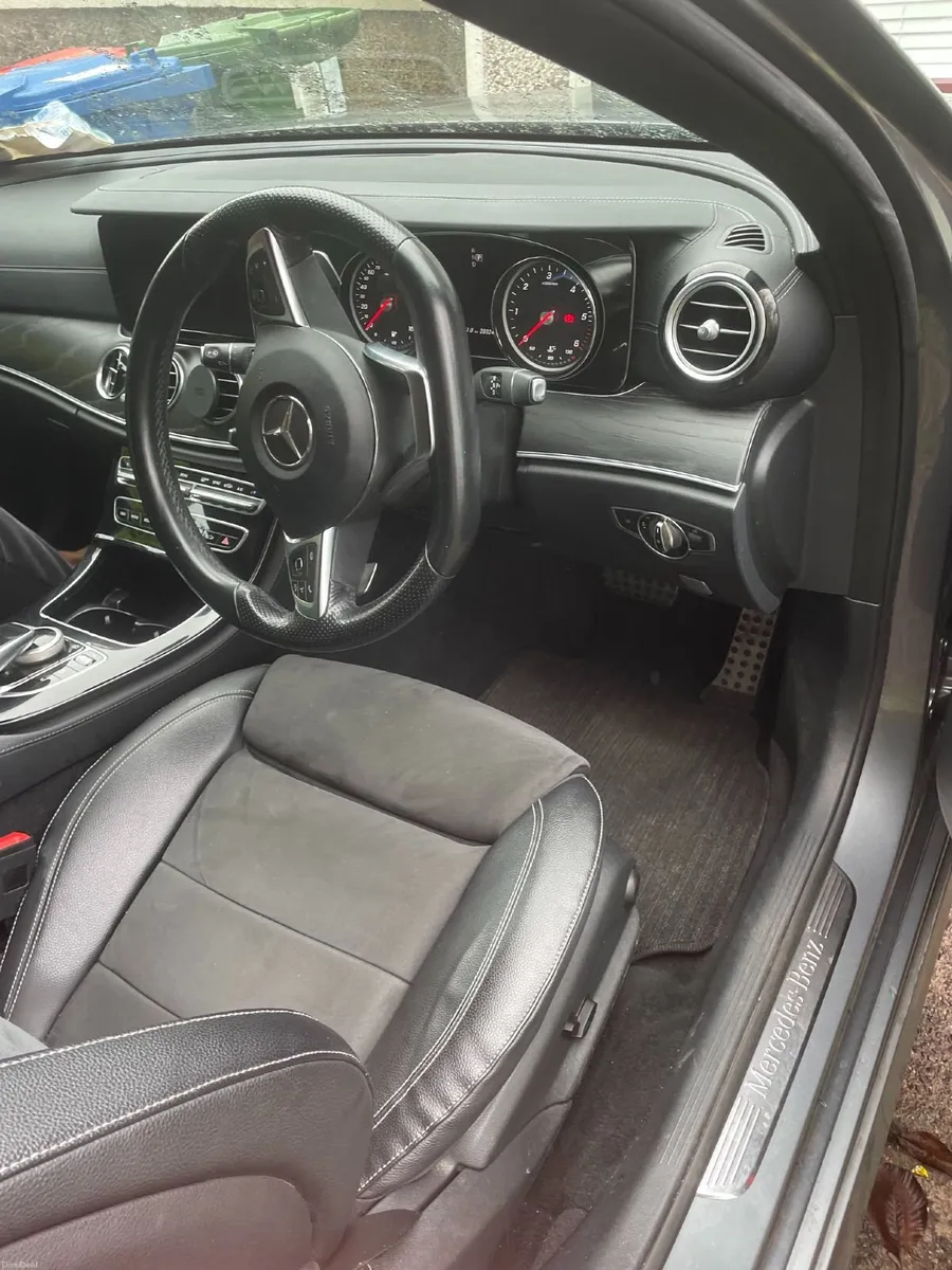 Mercedes-Benz E-Class 2017 - Image 2
