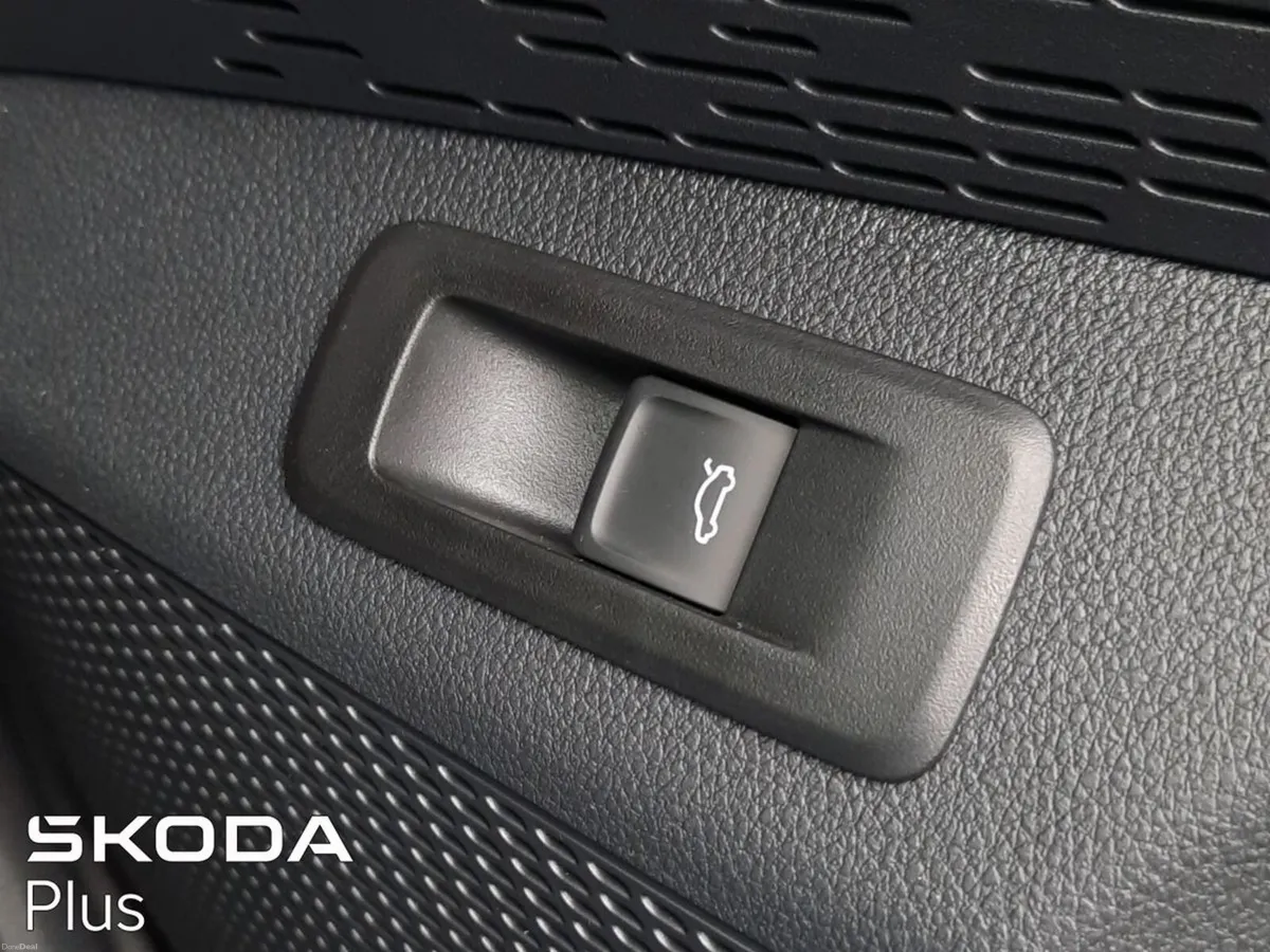 Skoda Octavia **ADAPTIVE CRUISE CONTROL**SPORTLINE - Image 4