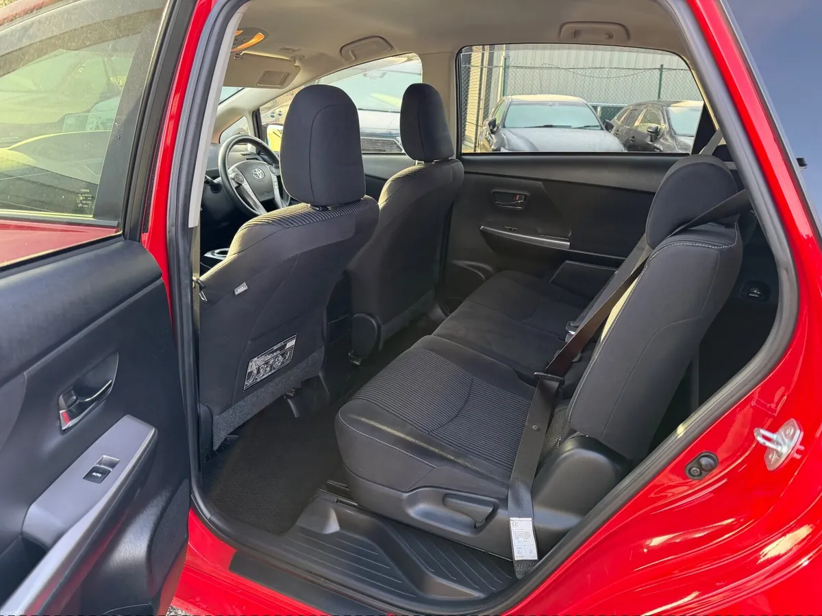 Toyota Prius 2015 - Image 3