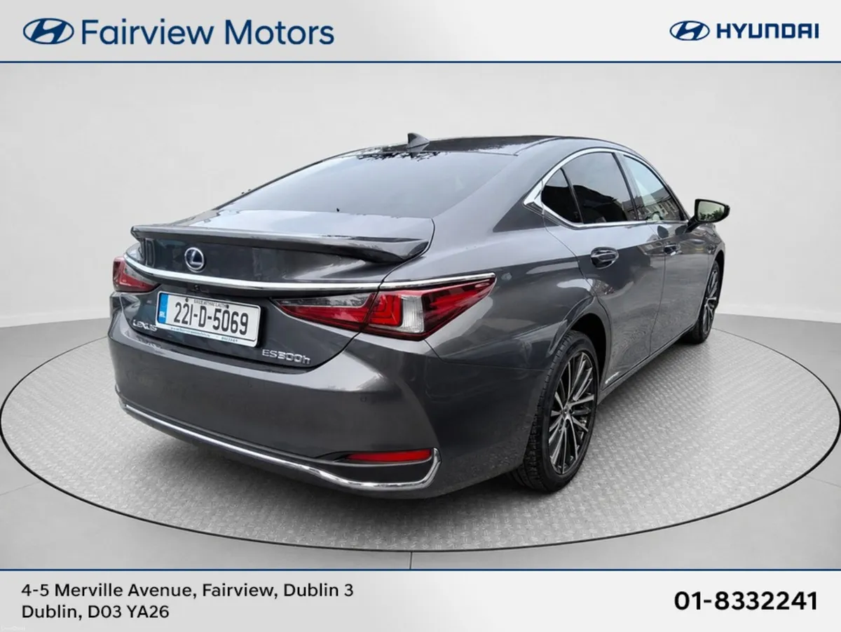 Lexus ES DYNAMICS HYBRID - Image 2