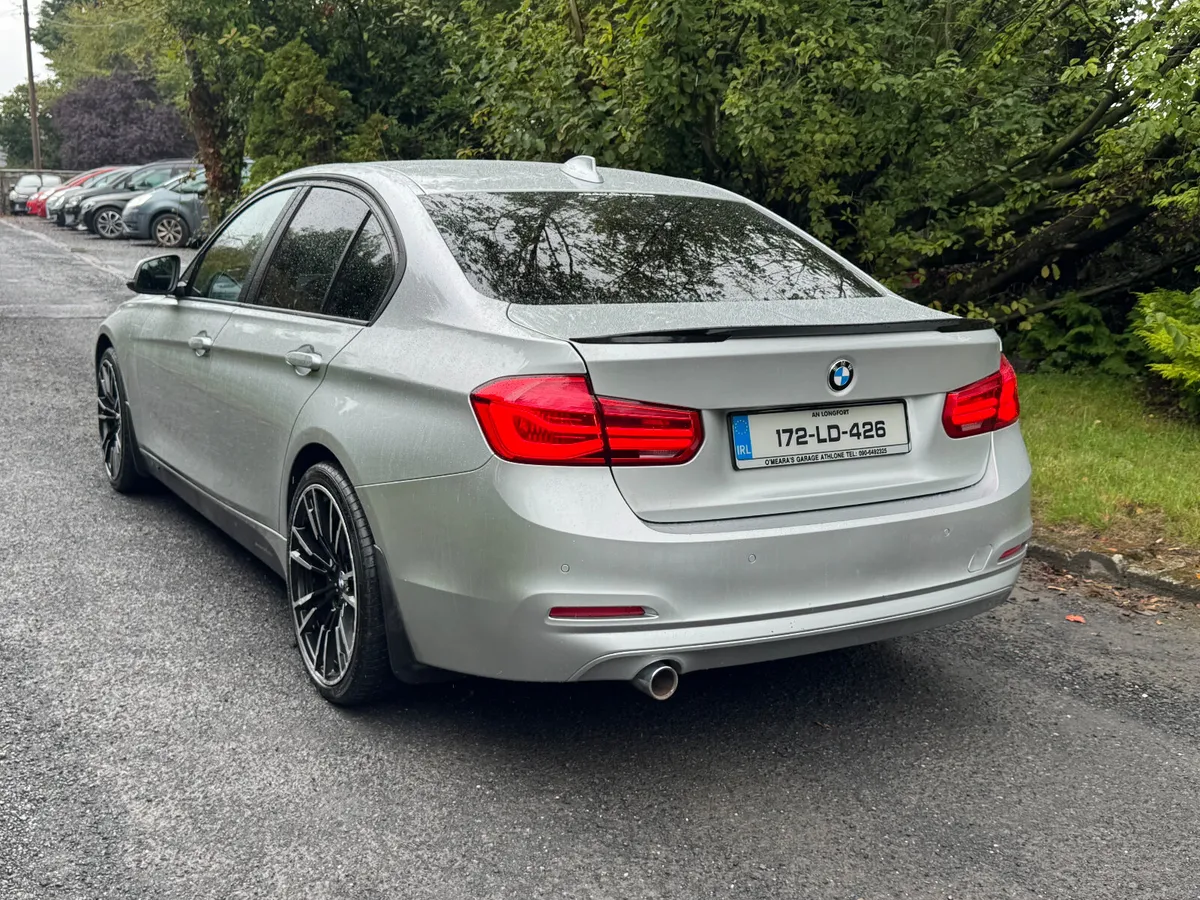 17 BMW 3-Series 320d Automatic - Image 3