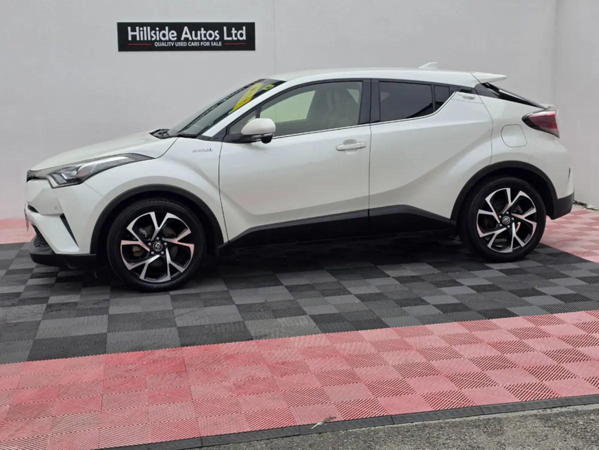 Toyota C-HR G-LED EDITION 1.8 PETROL HYBRID AUTOMA - Image 4