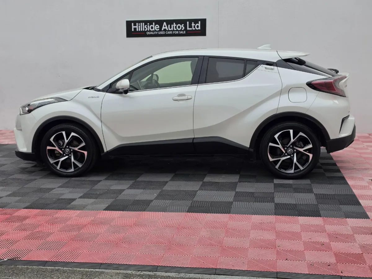 Toyota C-HR G-LED EDITION 1.8 PETROL HYBRID AUTOMA - Image 5