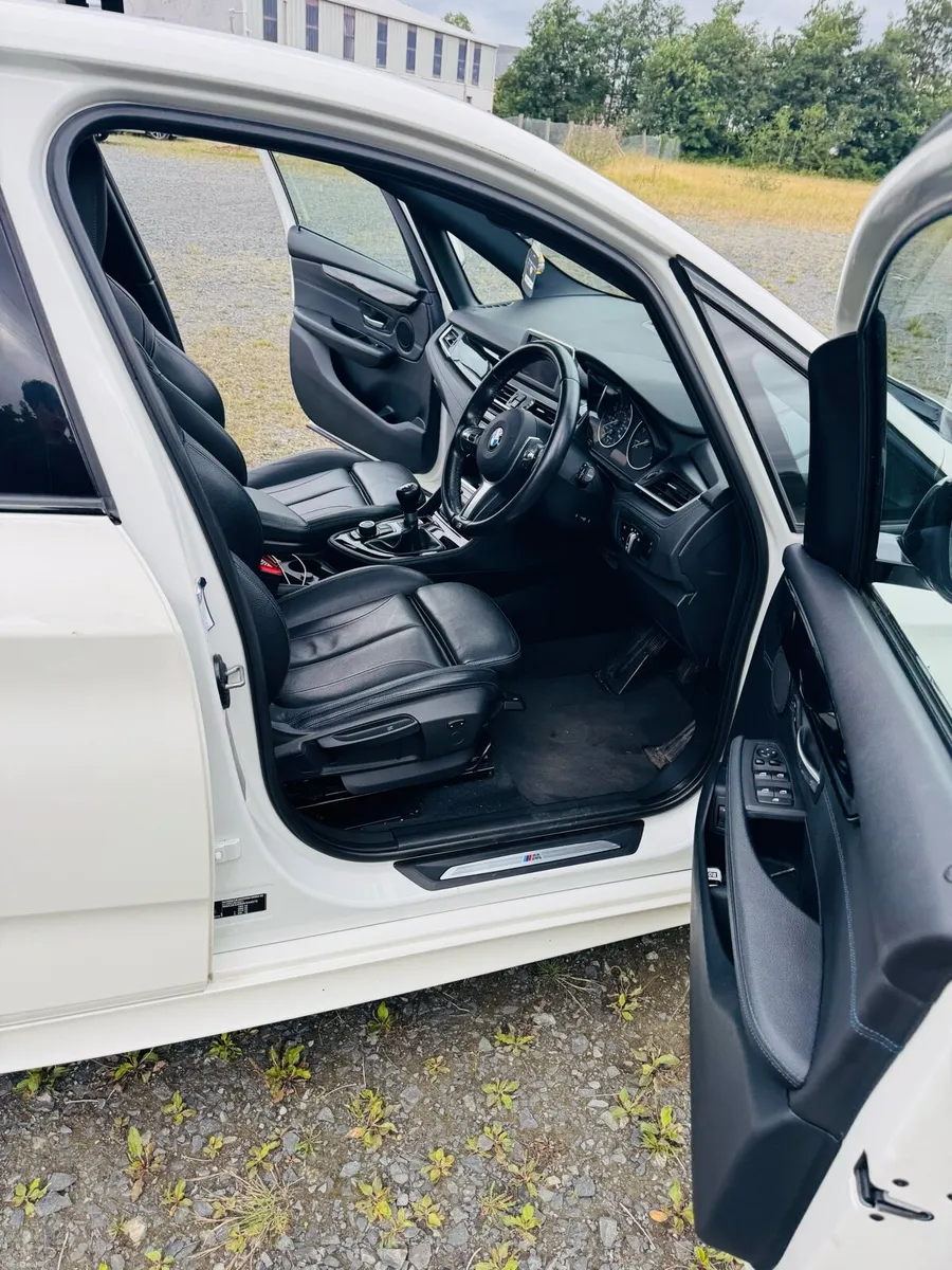 BMW series 2 (216d) - Image 3