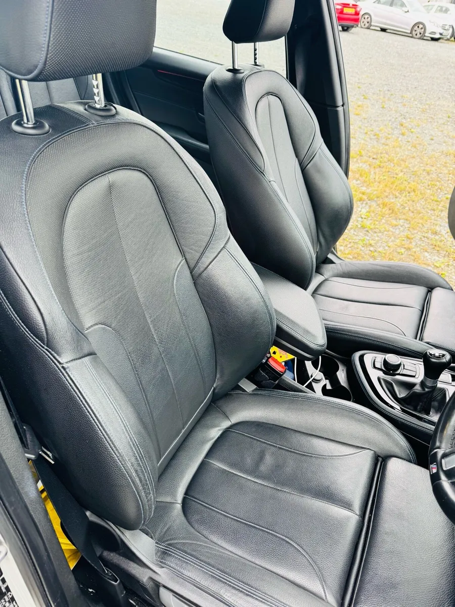 BMW series 2 (216d) - Image 4