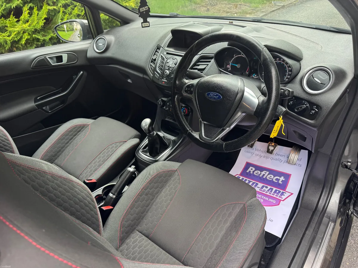 17 Ford Fiesta 1.5tdci ST-LINE - Image 6