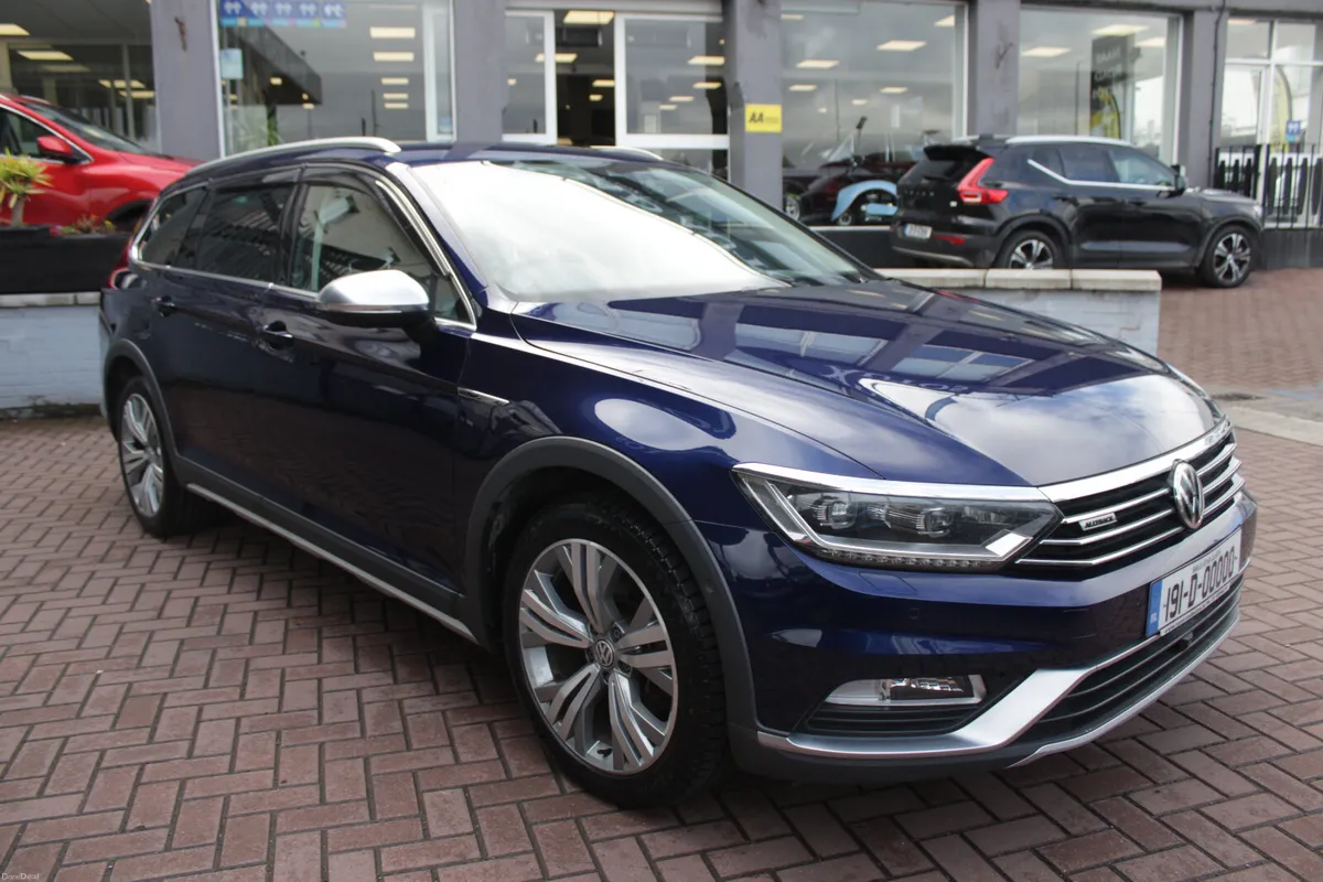 2.0TDI 150BHP ALLTRACK 5DR ESTATE AUTO // 1 OWNER - Image 2