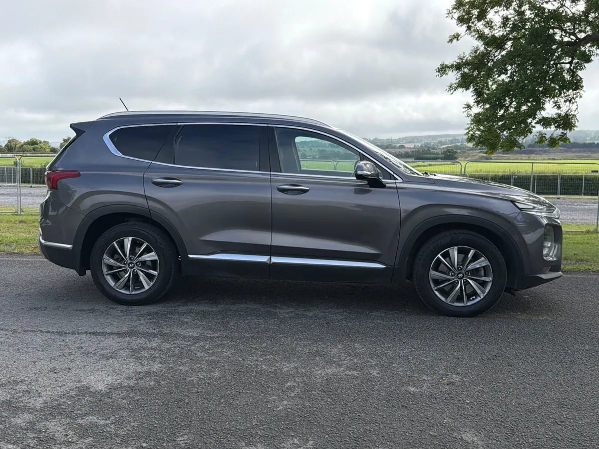 Hyundai Santa Fe 2019 Executive Plus - Image 3