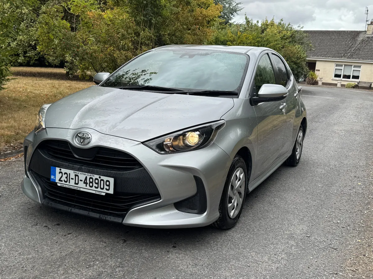 23 Toyota Yaris 1.0 Auomatic - Image 2