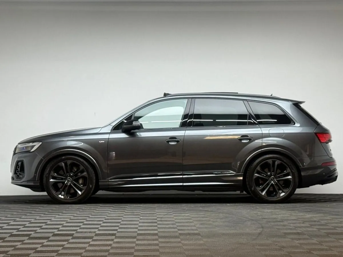 Audi Q7 S LINE BLK ED 55 TFSI E QUATTRO - Image 4