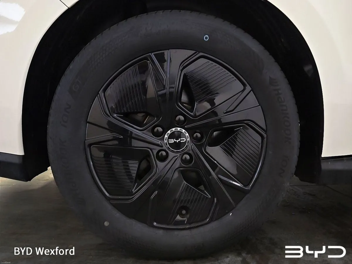BYD Seal 6 DM-i BOOST (EX Demo) - Image 5