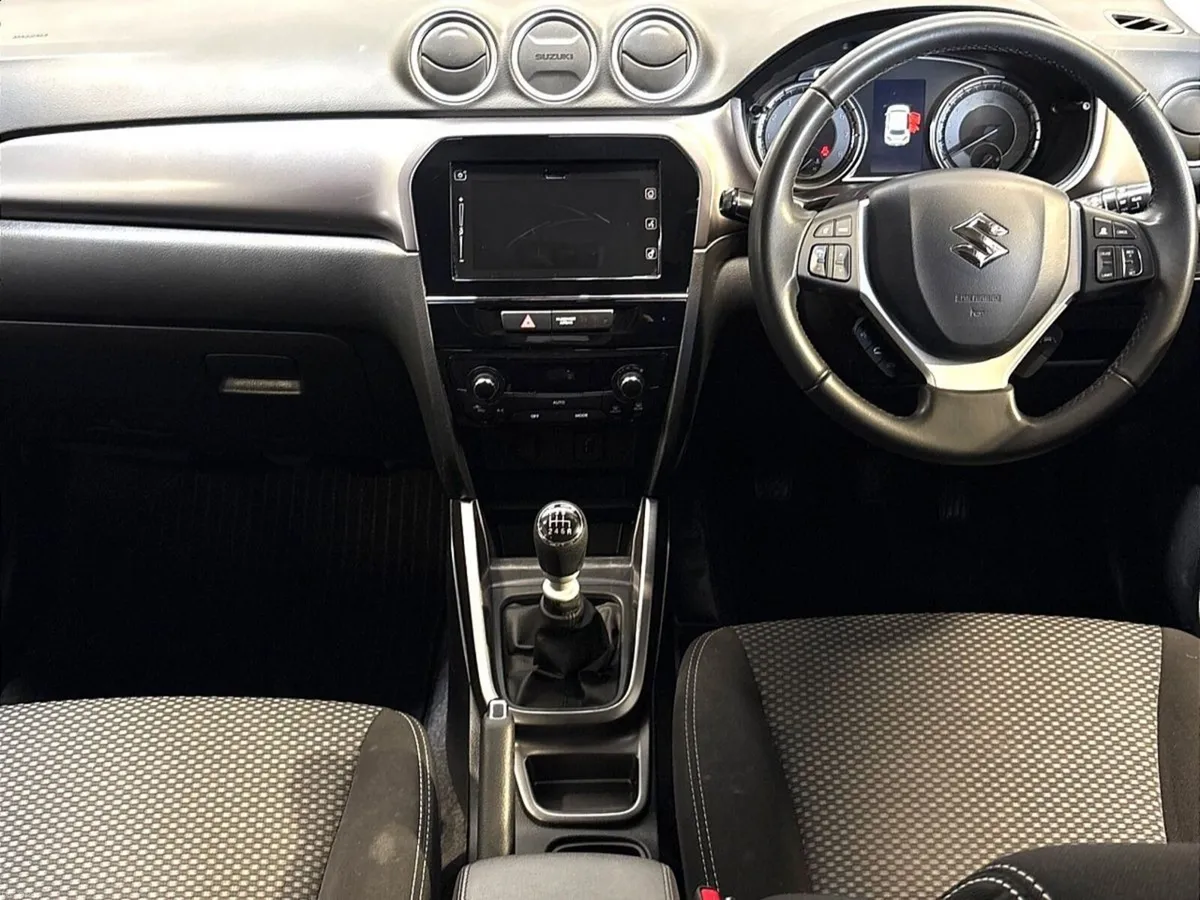 Suzuki Vitara 1.4 Hybrid SZ4 MT - Image 2
